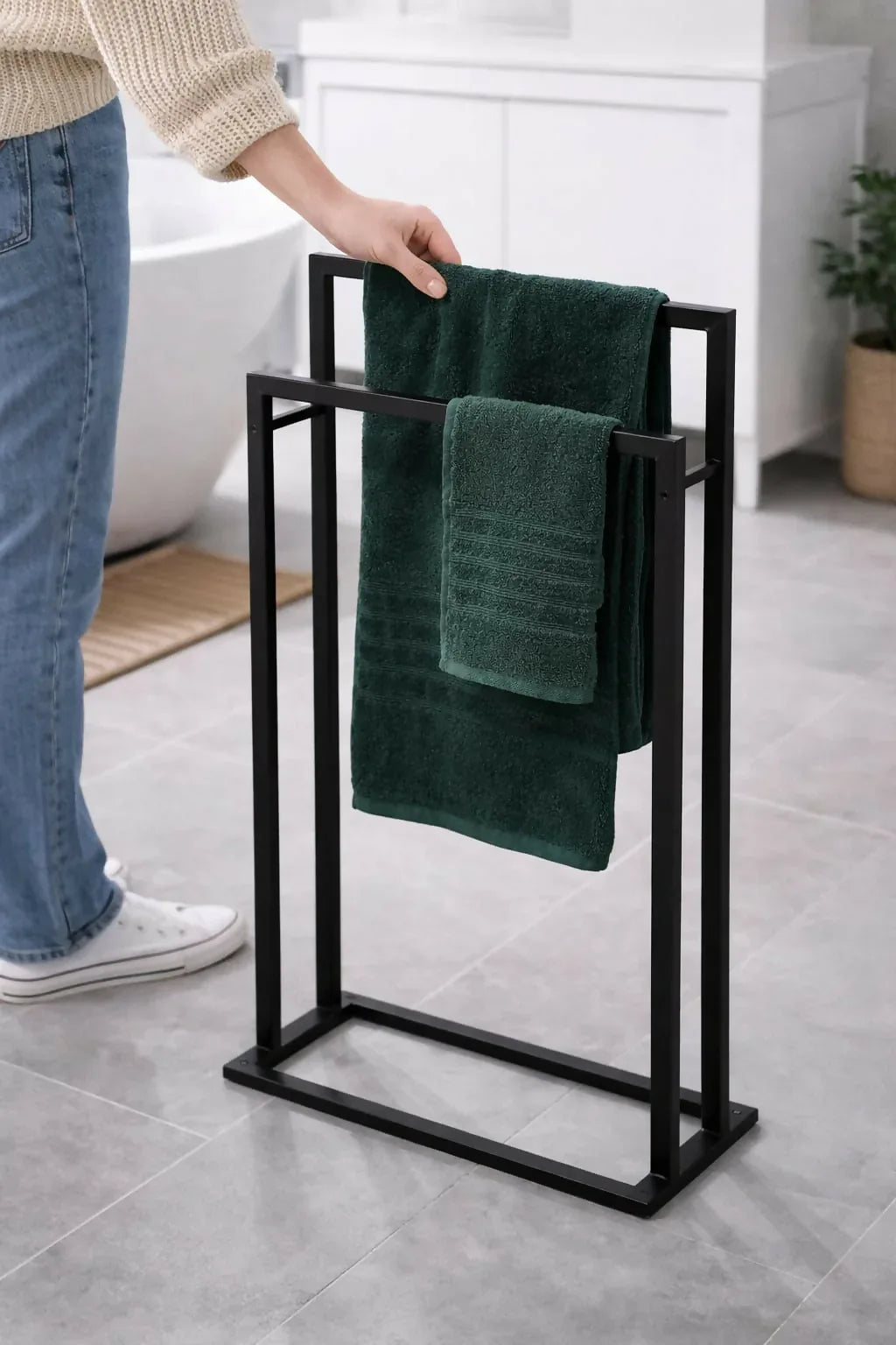 LIV & BO Free-Standing Towel Holder – Minimalist Black Metal Rack
