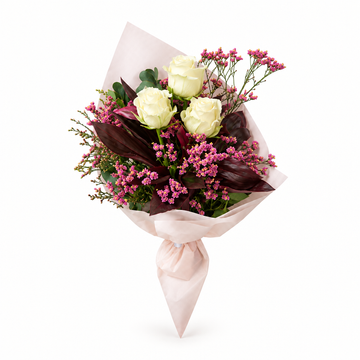 Ivory rose bouquet hero image